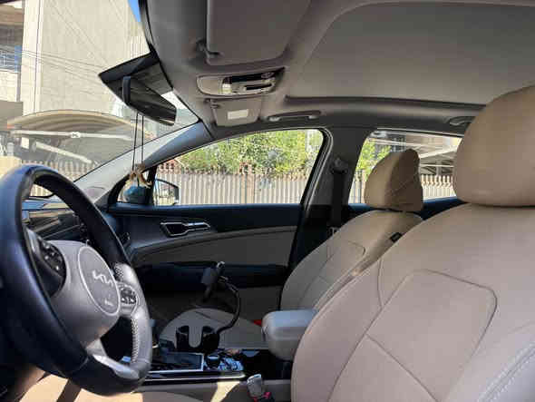 السلام عليكم
للبيع او مراوس 

   سبورتاج للبيع 

  مواصفات GTLINE
        
كيا سبورتج موديل 2023 السيارة مكفولة كفاله عامه  

رقم اربيل هزة ورقم جديد

ماشيه 21 الف كيلو km 🚨✅

خليجي موديل 2023✅ 

بانوراما ✅

سعة المحرك 2.0L✅DOCH

مرتبط بناقل حركة أوتو 6 نمر✅

كشن السائق كهرباء مع تدفئة الكشنات والمقود ✅

حساسات خلفية أمامية ✅

لايت زينون + LED✅

كشافات ✅

بك لايت LED✅

حجم الاطار 235/50R19✅

ويل كب ✅

4 دسك✅

ماسحة خلفية✅

اريل نفكيتر ✅

مفتاح التشغيل بصمة ✅ (بصمتين موجودة)

دشبول شاشة ✅

شاشة Apple Car play✅

كاميرا دوارة ✅

مثبت السرعة Cruise✅

المودات والأوامر الصوتية✅

أوضاع القيادة  Drive Mode✅

فحص أنظمة السيارة ✅

مقود جلد حياكة ✅

شفتات مقود✅

قطعتين تبريد✅

هاند بريك كهرباء ✅

ا ABS ✅

ا Auto Hold   أوتو هولد✅

ا ISOFIX   مثبت مقعد الطفل✅

نظام مانع الانزلاق✅

نظام نزول المنحدرات ✅

صندوك كهرباء ✅

اشارة في المرايا الجانبية✅

مخرج منفذ الطاقة✅

ا  Bluetooth ✅

موقع: بغداد / شارع فلسطين

السعر ٢٤٤بيهامجال للشراي بلعافيه للياخذها

*********** بغداد
