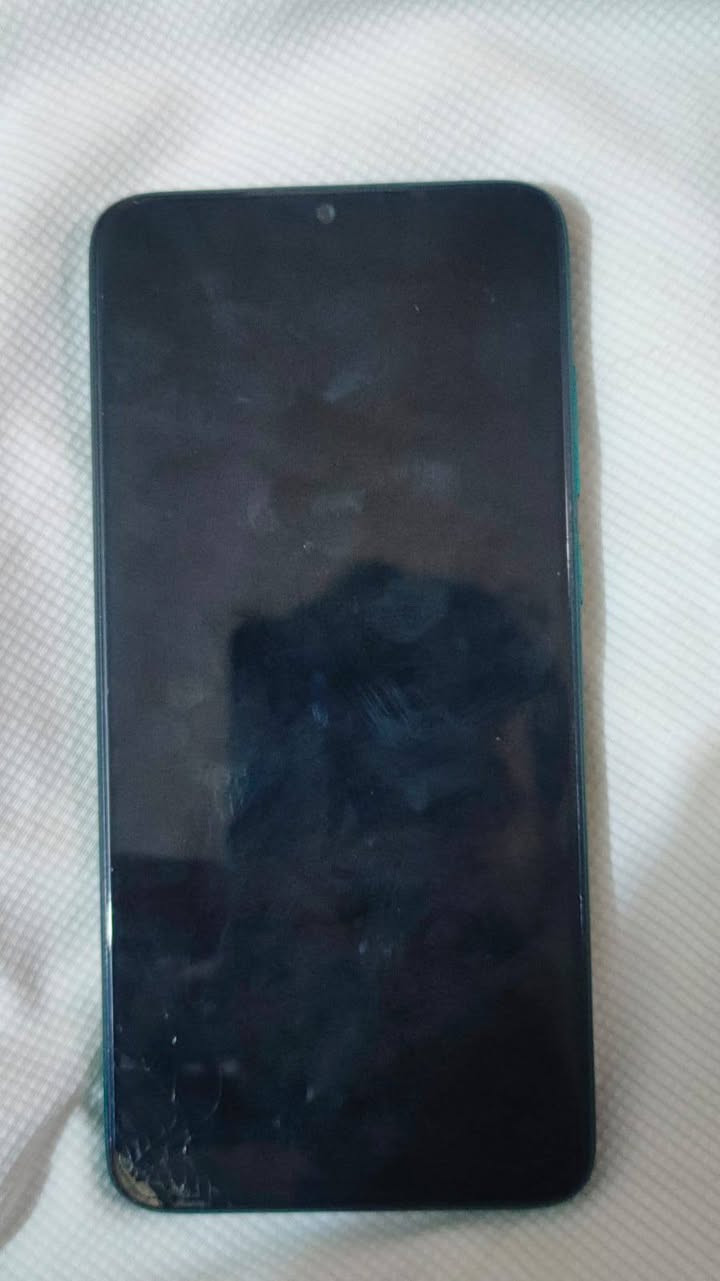 ريلمي نوت 8برو جهاز نضيف ممبدل بس شي ذاكره 128 جهاز فقط بي كسر بسيط بل شاشه وضهر وما مأثر للاستفسار *********** فقط واتساب موجود مكان كربلاء سعر 90وبي مجال

