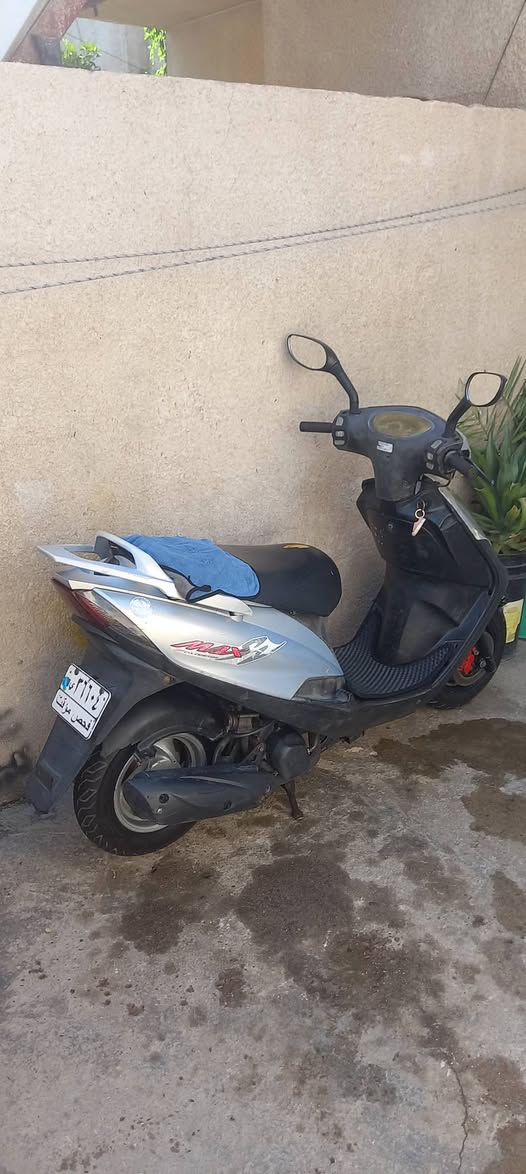 دراجة ماكس مية وربعين نقصهة بس باتري جاهزة السعر 300 وبيهة مجال حك الجية الرقم *********** مكاني بغداد الدورة ابو دشير  بي واتساب
