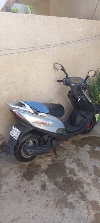 دراجة ماكس مية وربعين نقصهة بس باتري جاهزة السعر 300 وبيهة مجال حك الج...