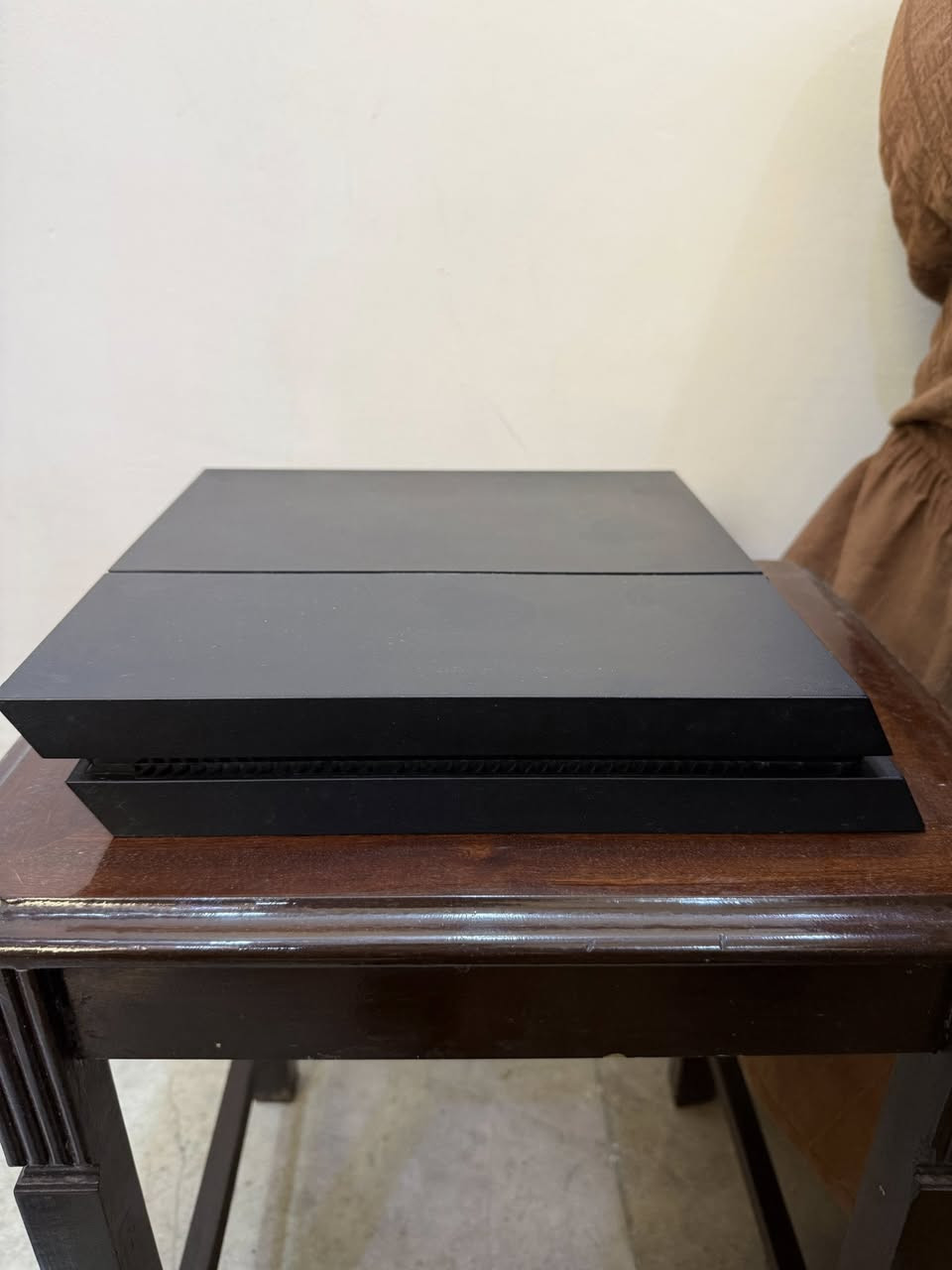 بلي فور عادي مع كامل الملحقات ( ٣ يدات ، التجاريه شغاله ، الاصليات وحده فقط كير مشكلتها والثانيه كير و r2 L2 )  تحديثه اخر تحديث , 13.02
السعر ب 170 وبيه مجال
الرقم : ***********
بغداد الكرخ
