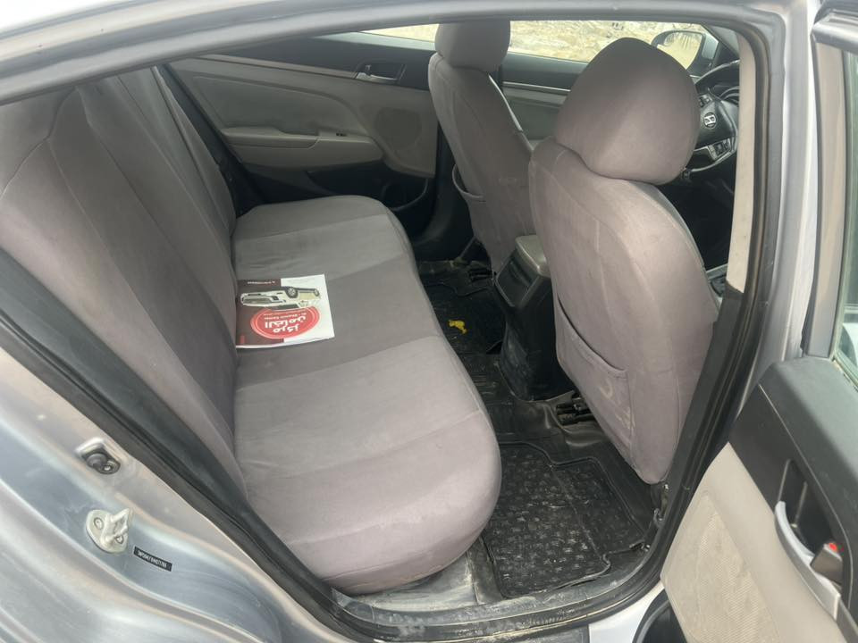 النترا 17 للبيع سنويه لل 29 رقم بغداد راعيه بكربلاء ومكانه كربلاء حادثه بامريكا موضح بالصور وبيه صبغ بالبيان 3 بسبب الجراد السياره ليبل واحد عدا البنيد مبدل كير ومكينه وحداديه خير من الله ابيع مصبوغه حزام 
السعر 115 وبيه مجال 
***********
