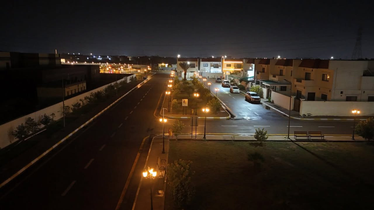 بيت للبيع 🏠

 📍 العنوان : مجمع السلام السكني ، الزون رقم 2

📈 المساحة : 250 م واجهه 12،50 م والنزال 20 م 

ركن على شارعين ✅

يتكون من طابقين :-
- غرف نوم عدد 4
- دورات مياه عدد 3
- صالة 
- استقبال
- مطبخ
- كراج
- حديقة

مطلوب قرض ( المصرف العقاري )

⚠️ مبلغ القرض 110 مليون التسديد 549 الف دينار 
⚠️ السعر الكلي : 310 مليون مع الطلب 

☎️ للأستفسار اكثر اتصل على. : ***********
أو

📍 زيارة مكتبنا الكائن في : خدمي الجزائر ، مقابل تقاطع سايدين ام الخيل مقابل المصرف الاهلي العراقي

مكتب أحمد صبري للأستثمار العقاري
