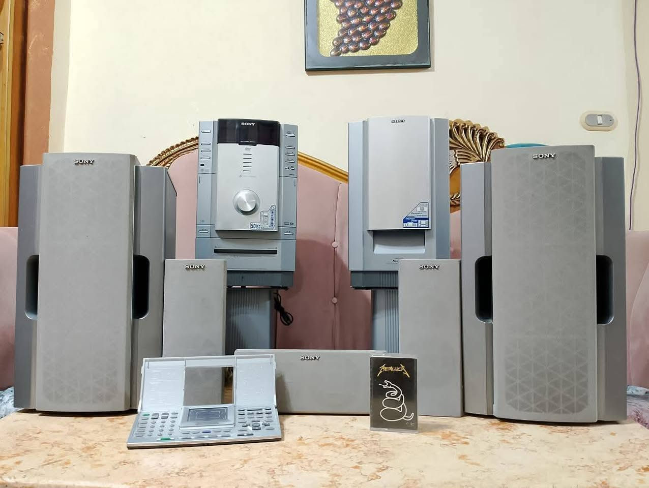 حاله غير متوفره في السوق - بيع مباشر المهتم يتواصل خاص فقط
يرجى قراءة التفاصيل جيدا

هاي فاي
إنتاج شركة SONY 
موديل رقم DHC-FL7D
إنتاج سنة 2003
بلد الصنع MALAYSIA
راديو ديجيتال متعدد الموجات - كاسيت ٢ باب - مشغل اسطوانات - يدعم تشغيل مصدر صوت خارجي - ومميزات اخري
يحتوي الجهاز على مروحة تبريد

ملحقات الجهاز
عدد ٢ FRONT Speakers موديل رقم SS-FL7
عدد ٢ REAR Speakers موديل رقم SS-RS7
عدد ١ CENTER Speaker موديل رقم SS-CT7
عدد ١ S.WOOFER موديل رقم SS-WG7
عدد ٢ قاعدة موديل رقم WS-FL7
عدد ١ ريموت موديل رقم RM-SFL7
عدد ١ AM Loop Antenna

الحالة الخارجية
ممتازة

الحالة التقنية
يعمل بحاله ممتازه راديو ٢ موجه FM-AM
يعمل بحاله جيده جدا كاسيت ٢ باب
يعمل بحاله جيده جدا اسطوانات
يعمل بحاله ممتازه MD

ملاحظة
الكاسيت يعمل اتجاه واحد

تسليم العجمي اسكندرية او شحن مسبق الدفع

في حالة الشحن ستكون تكلفة الشحن كبيره لان الجهاز كبير و تقيل


**إذا كنت صاحب هذا الإعلان وتريد حذفه لأي سبب، رجاءا أرسل رسالة إلى الدعم الفني**