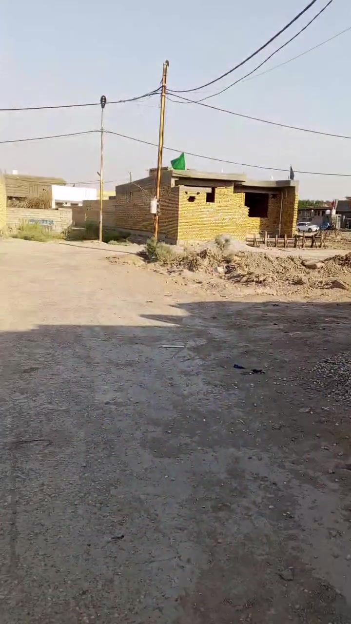 سلام عليكم هيكل للبيع مساحته 150 طابو زراعي سند 25 مجمع ام البنين السكني قرب سيطرة الالبان واصل مي وكهرباء وتبليط الاتصال ع صاحب الرقم ***********
***********
