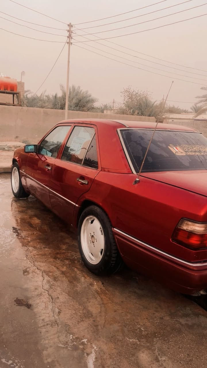 السلام عليكم عدي مارسيدس دب البيع سياره خير من الله محرك عنكبوت كلشي مابيه سياره تبريد شغله تدفه شغله جاهزه ترايك 250وين مايعجبك موديل 93سعر 60 وبيه مجال قليل عنوان البصره الدير رقمي ***********

