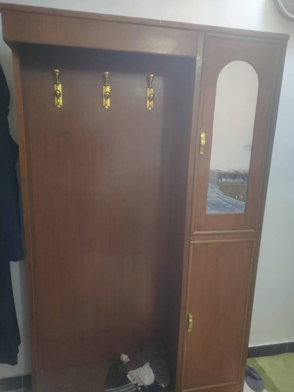 السلام عليكم
غرفة نوم صاج تسكام ستة ابواب مع ملحق كامله من دون تاج مكاني سدة الهنديه السعر 250 قفل  للتواصل 
*********** بي واتساب
***********
