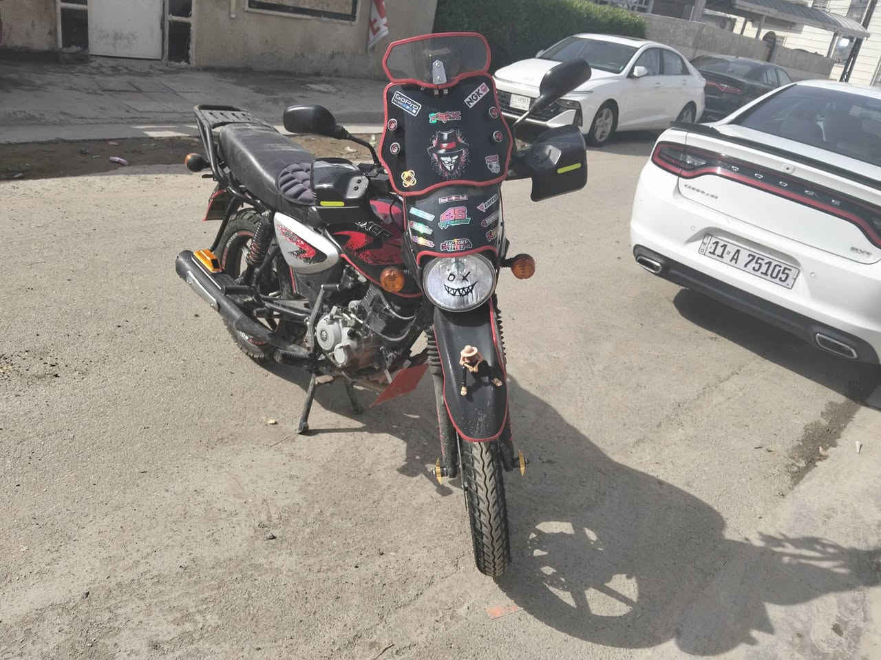 سلام عليكم بوكسر للبيع رقم بغداد الدراجه بسمي موديل 23 نضيفه مابيها اي نقص مكاني السعر 2 مليون و200 وبيها مجال حي الجهاد *********** واتساب غير متواجد ع الفيس
