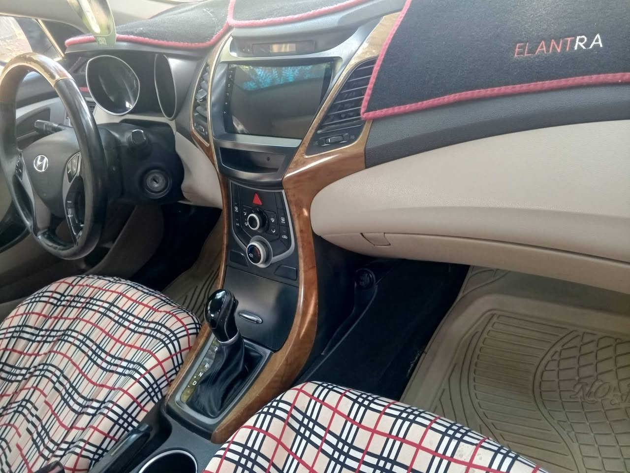 النترا خليجيه مديل 15مكفوله بيه بس بارد قليل باب السدر مكينه 1800السياره باسمي مكينه  وكير وحداديه وتاير كله جديد تبريد فول السيارة فول ماعده البصمه***********
