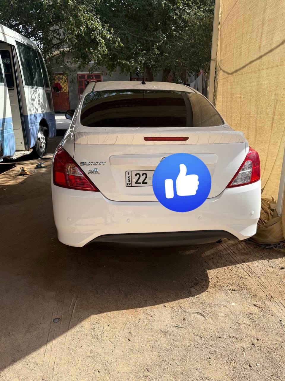 سلام عليكم نيسان سني هندي  مديل 2023 بيه اربع قطع صبغ بدون تبديل بيه ضربه شبر بالمدكر الوره  والباقي مكفول ماشيه 27 الاف كير مكينه تبريد كله مكفول تخم تايرات جدد حداده جديد رقم اربيل باسم الشركه السنويه تنتهي با30 مكان السياره البصره السعر 115 الرقم *********** او *********** اتصال او واتساب
