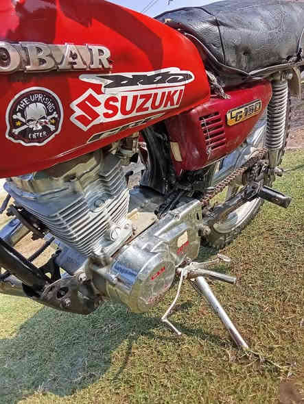 السلام عليكم 
ماطور روبر18 نضيف كلشي مايعوزو كهربائيات شغالة 
السعر 200
المكان اجحلة
***********
