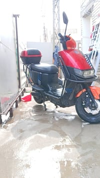 دراجة شحن 7بطاريات شغاله ع وضعها نقصها البطاريات  07838039041