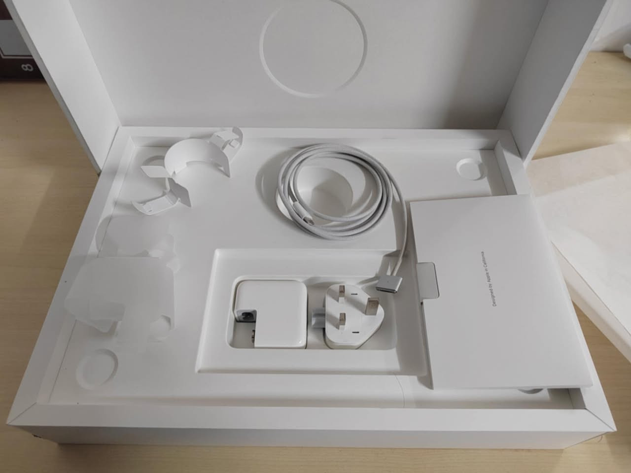 MacBook Air m3 15inch 256gb 8 ram
96%بطارية 
١,٣٠٠,٠٠٠


**إذا كنت صاحب هذا الإعلان وتريد حذفه لأي سبب، رجاءا أرسل رسالة إلى الدعم الفني**