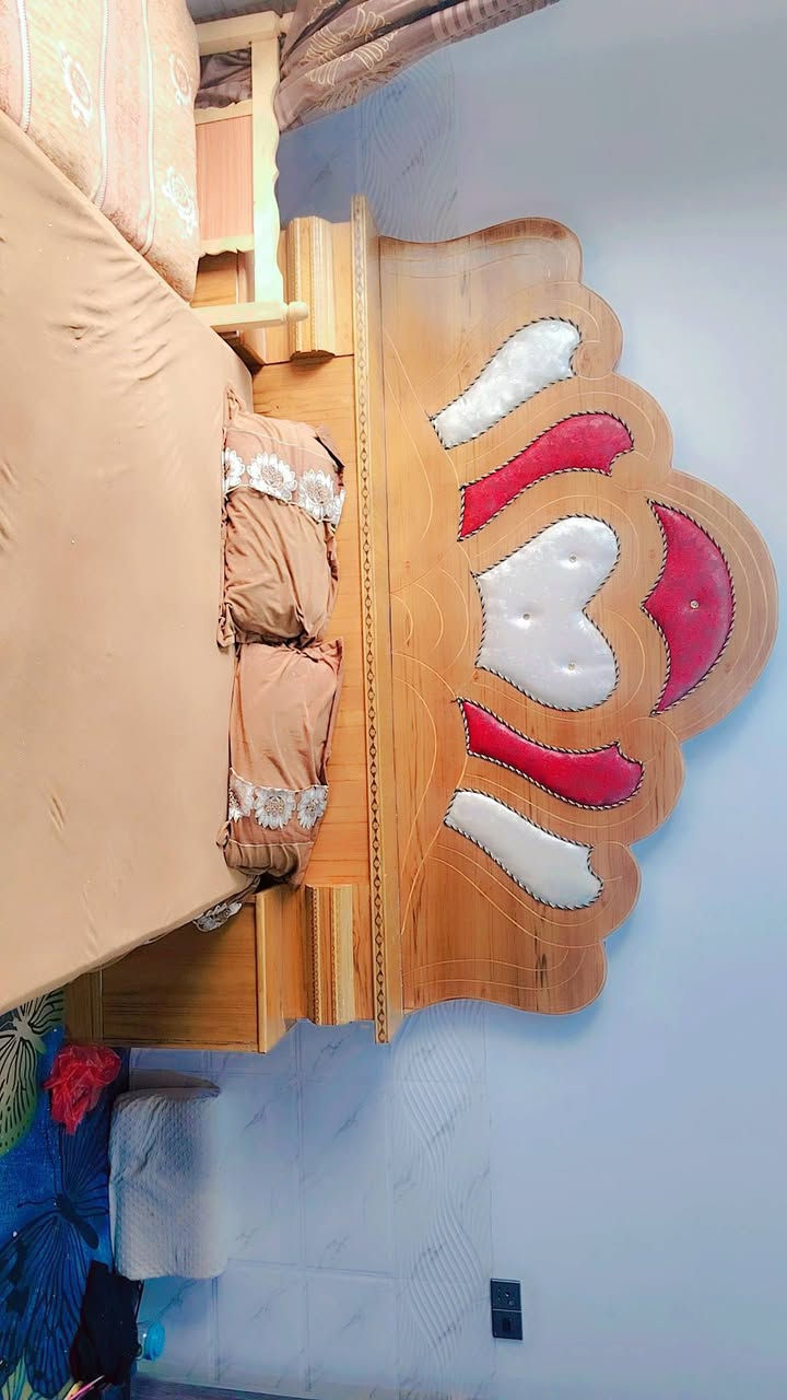 السلام عليكم غرفة كامل مامستخدمه فقط بس مشدوده اتصل *********** مكلف بنشر
