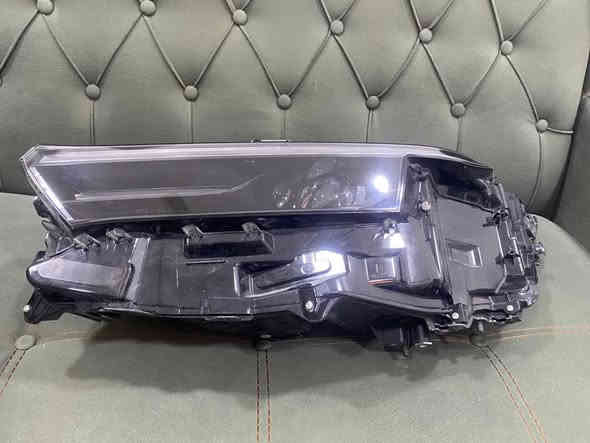 السلام عليكم لايت كراون اصلي امريكي للبيع خالي من اي ملاحظه عدسه وحده سعر 1150 دولار قفل مكاني بغداد للاستفسار ***********
