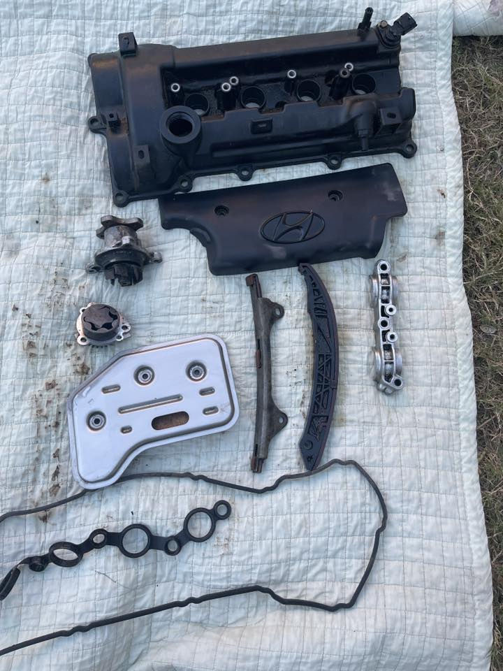 غراض اكسنت 1400 موديل 2014 للبيع تفصيخ كلهن الغراض كلمن وسعرة 
1:-مسجل بلادي 
2:- قبق ولفات
3:-اويل بم جديد 
4:-واتر بم جديد 
5:-مخدات زنجيل مكينة
6:-قاعدة رواجز
7:- فلتر كير جديد نهائيا مامستخدم 
تنويه/ اني مو ابو محل هذني غراض مكينتي القديمة بدلت مكينة وطلعت الغراض الجدد المابيهن شي منهة 
للأستفسار التواصل خاص اول على الرقم:
***********
بي واتساب
