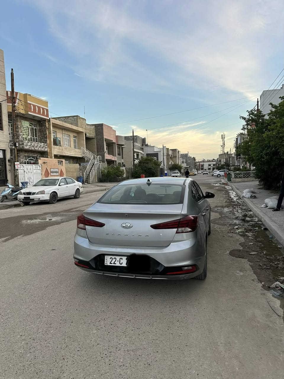 النترا موديل 2020 للبيع وارد امريكي 

بيها بابين صبغ حادث امريكا وجاملغ هنا صبغته 

سعر 120 وبيها مجال رقم اربيل باسمي 
محرك 2000 دوش 

***********
بغداد 
مواصفاتها المعروفه كامره شاشه 
نقاط عمياء
