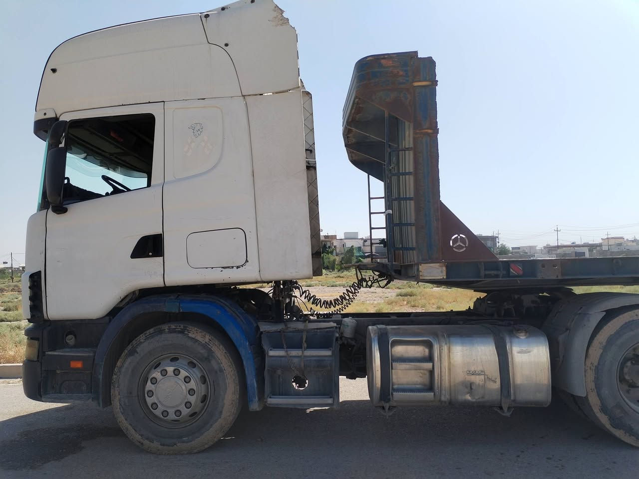 السلام عليكم 
سكانيا للبيع فقط
السعر 150وبيهه مجال
موديل 2000 رقم نجف اللماني 3 لوحات
مكينه انجكتر سنويه غير منتهيه مرسمه فلات 
تحويل فقط مااسوي وكاله
***********
