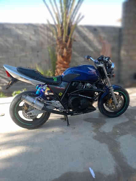 سيبي فور موديل 2006 مكفوله كفاله عامه اوراق موجوده كمرك مدفوع وصل مرور موجود السعر 1650 وبيهه مجال مكاني بغداد البياع ‏‪0786 686 0086‬‏
