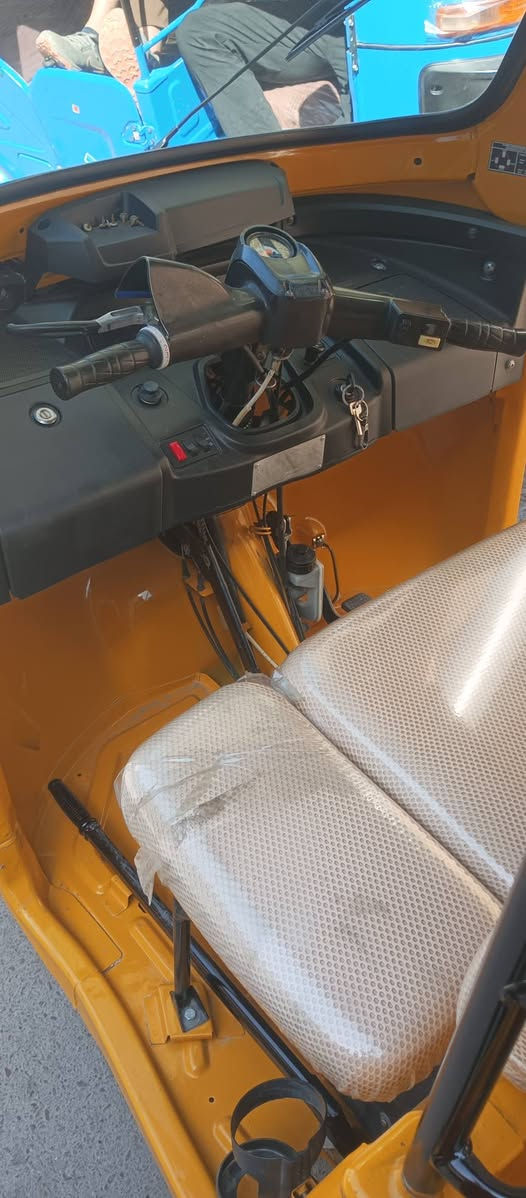 تكتك تفي اس جديدة اللبيع محرك مكفول موديل 2022 مكاني بغداد مدينة الصدر الرقم ***********
