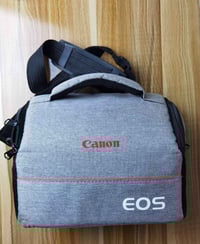 كانون 2000D • 24.1 ميجابكسل • عدسة 18-55