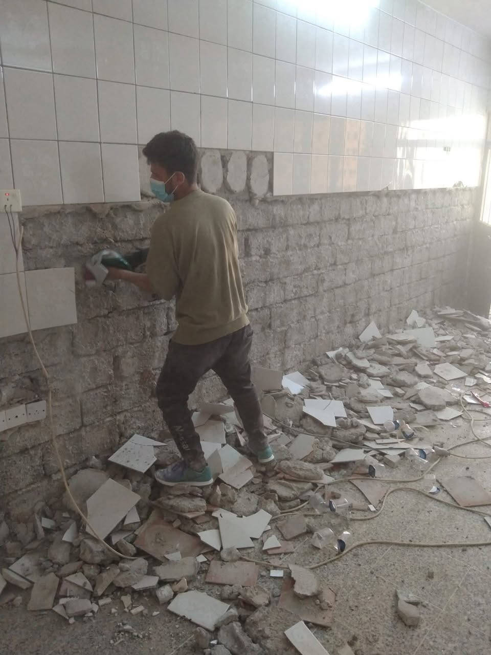 معالجة الدور المفطورة من الاساس و الداخل والخارج وخياطة الدور الدايسه  ومانع رطوبة وتشققات الجدارات كافه تصليحات الدور  واتقان بلعمل 100/100

***********
***********
