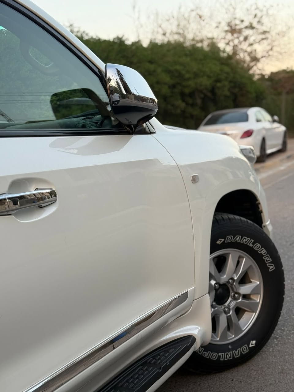 السلام عليكم ورحمة الله وبركاته
للبيع – تويوتا لاندكروزر G.X.R.i
📌 موديل: 2011 ستينيه
📌الرقم سليمانيه   السيارة باسمي شخصياً

🔧 المواصفات:
 • المحرك: V6
 • الكير: أوتوماتيك
 • الدفع: رباعي 4WD
 • بصمة تشغيل
 • ثلاجة
 • تبريد ٣ قطع
 • شاشة
 • كاميرا
 • مانع انزلاق
 • إشارات بالمرايا
 • فتحه سقف

 
 🔸 السيارة كلش نظيفة وما بيها أي نقص  

🔸الممشى ٥٠ الف حقيقي حقيقي حقيقي وشرط الفحص

 🔸خالية من العيوب
 
 🔸 مكفولة من الضربة والصبغ والبارد والرصعه والشخط جديده بمعنى الكلمه 

#المكان بغداد_التاجي 
 
📞 للاستفسار:
***********
