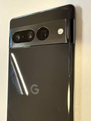 Google Pixel 7 Pro و الذي يأتي بمواصفات تتمثل في شاشة 6.7 بوصة بدقة 1440 * 3120 بكسل من نوع LTPO AMOLED, 120Hz و معالج ثماني النواة من نوع Google Tensor G2 (4 nm) و الكاميرا الخلفية 50 + 48 + 12 ميجا بكسل بفتحات عدسة f/1.9 للاولي و f/3.5 للثانية و f/2.2 للثالثة و الكاميرا الامامية 10.8 ميجا بكسل بفتحة عدسة f/2.2 و البطارية 5000 مللي امبير تدعم الشحن السريع .

 مكاني بغدادوره سيطره الشعب سعر350


**إذا كنت صاحب هذا الإعلان وتريد حذفه لأي سبب، رجاءا أرسل رسالة إلى الدعم الفني**
