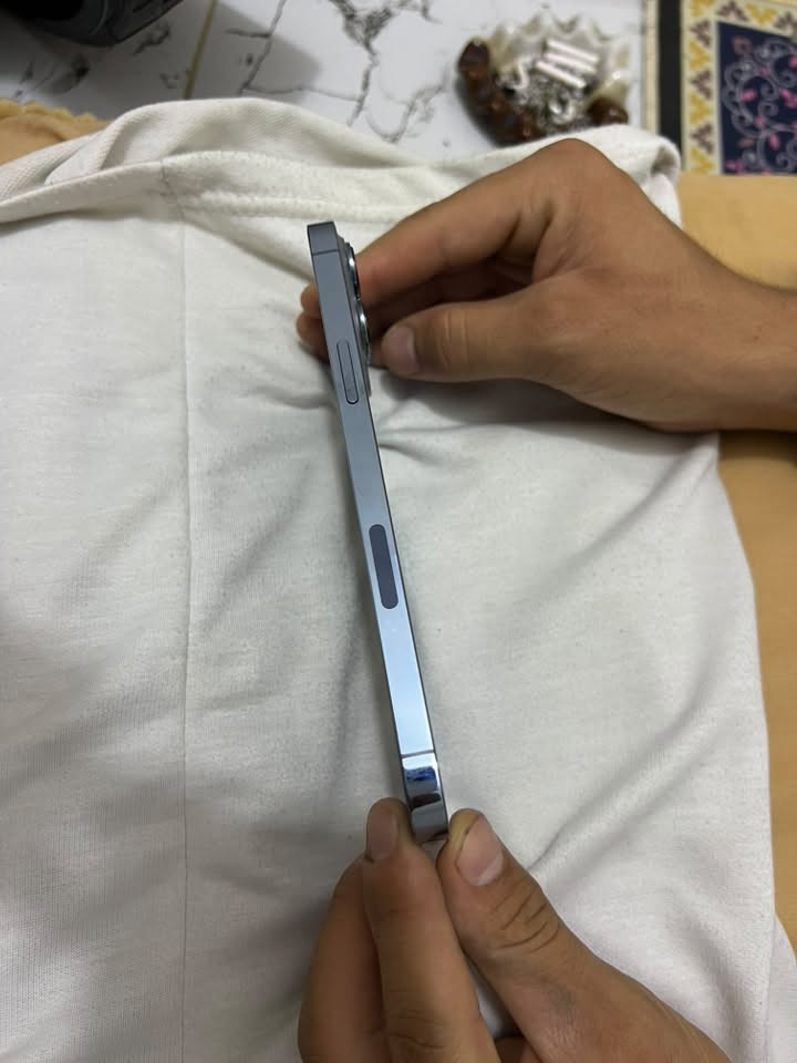 جهاز 13برو ماكس وارد امريكي ما مفتوح نضافه واحد علا واحد ذاكره نص تيرأ (512) بطاريه (73) السعر علا هاذه الرقم (***********)
