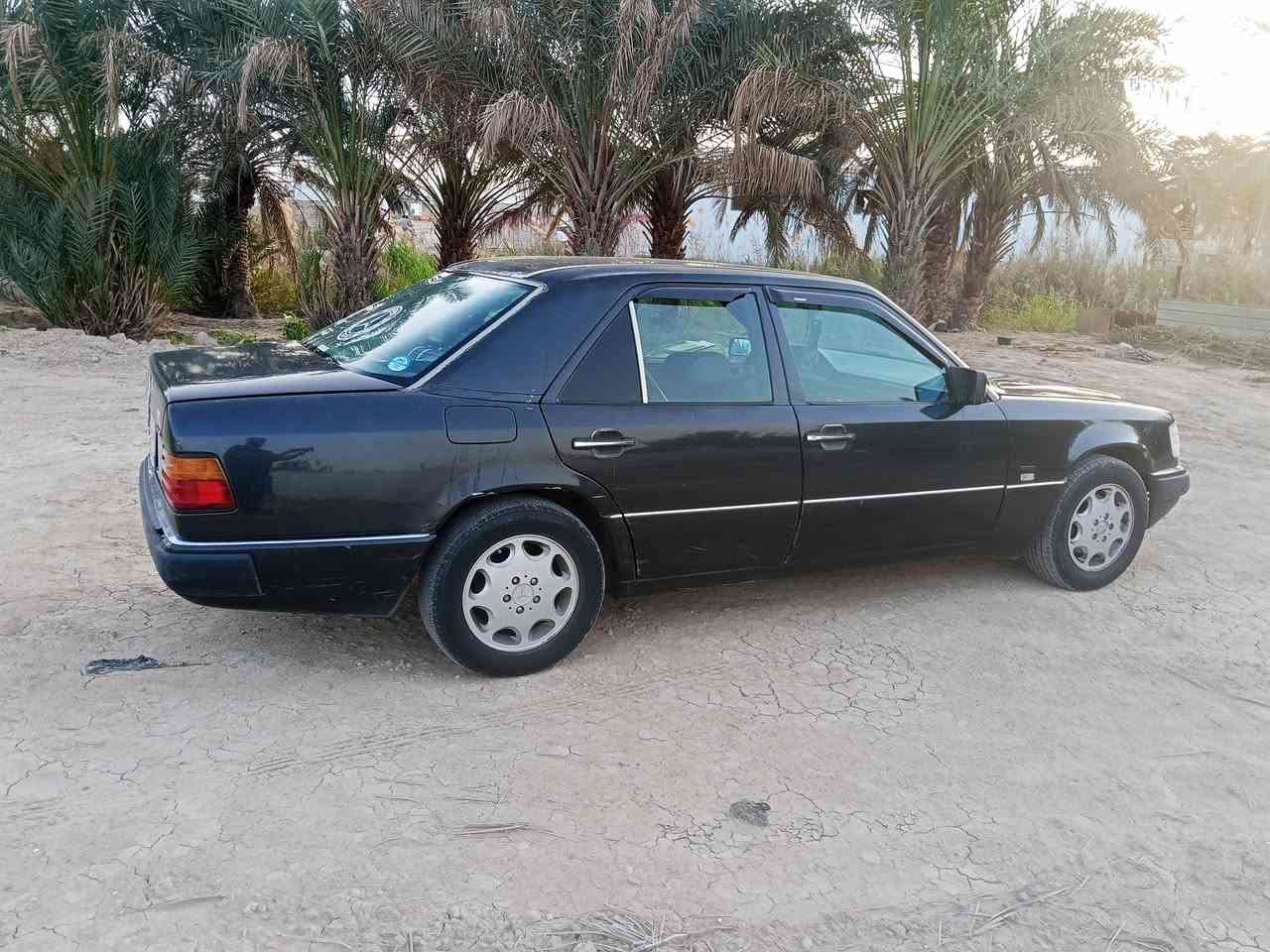 للبيع مارسدس بيبي موديل 90 مكينه 3000  سياره بحاله جيده جدا لا ضربه ولا خياس شواصي ابلاد قواعد بلاد  كلشي شغال بيها كشنات كهرباء رقم بصره تحويل ثاني يوم  سعر 60$بيها مجال 
***********
