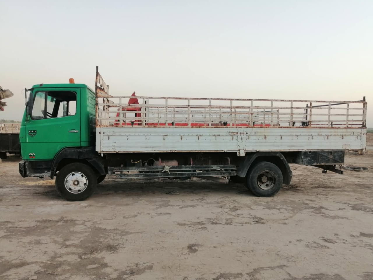 إسلام عليكم البه للبيع طول سته وربع بلادي سته برغي رقم بغداد مكان بابل الكفل رقم الهاتف ***********///***********
