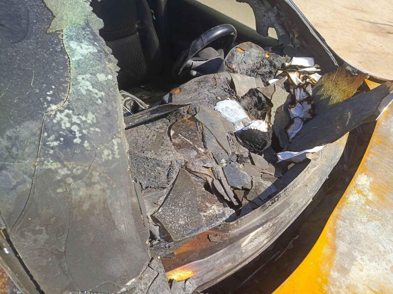 نيسان روج لون سلفر بيها حرق
موديل 18 رقم بغداد مشروع وطني 
مكان السياره صلاح الدين 
قضاء العلم 
للأستفسار الاتصال بالارقام التاليه 
***********
***********
