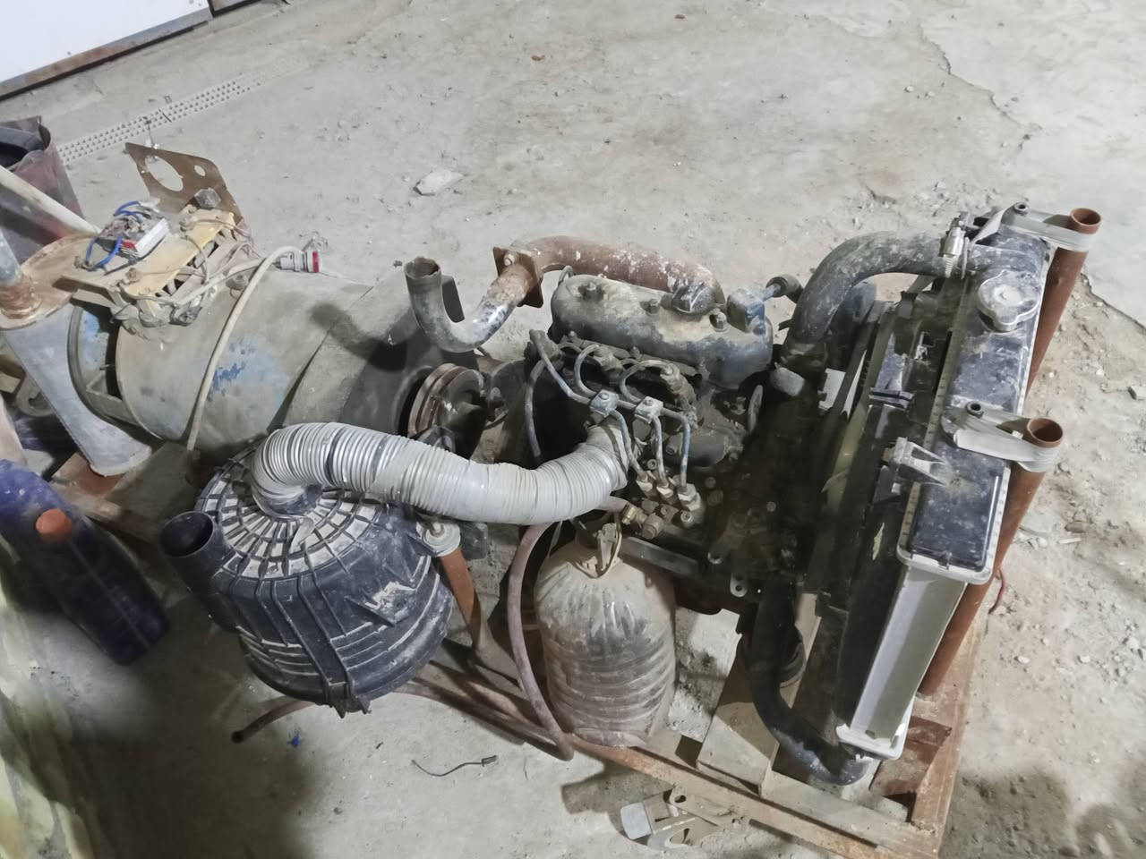 السلام عليكم مولد كابوته 5كيفي محرك 722 محرك ستندر بي تبخير تفاصيل اكثر اتصال بالرقم *********** العنوان ميسان الماجديه
