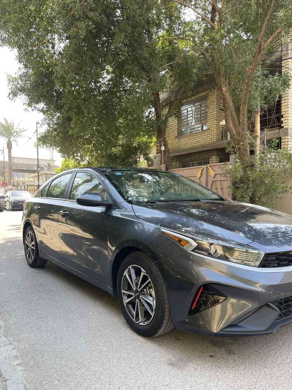 سلام عليكم فورتي موديل 2023 وارد امريكي بدون قطرت صبغ حادثه ربع البنيد ومصلح بارد بدون تبديل بدون صبغ كير محرك كفاله عامه ماشيه 19 دخول جديد ترقيم جديد سياره جهزه وجديده بمعنه الكلمه دوشمه عام عارضه 155 وبيه مجال رقمي ***********  مكاني بغداد الدوره
