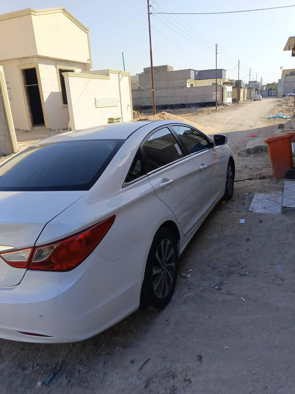 سوناتا 2015 خليجي بيه صبغ شبر وبارد بلباب شبر والجاملغات الاماميه بيه رصعات بإقيات على وضعهن ماشيه 118 الف حقيقي بصره بسمي *********** سعرها 134 وبيه مجال شوي
