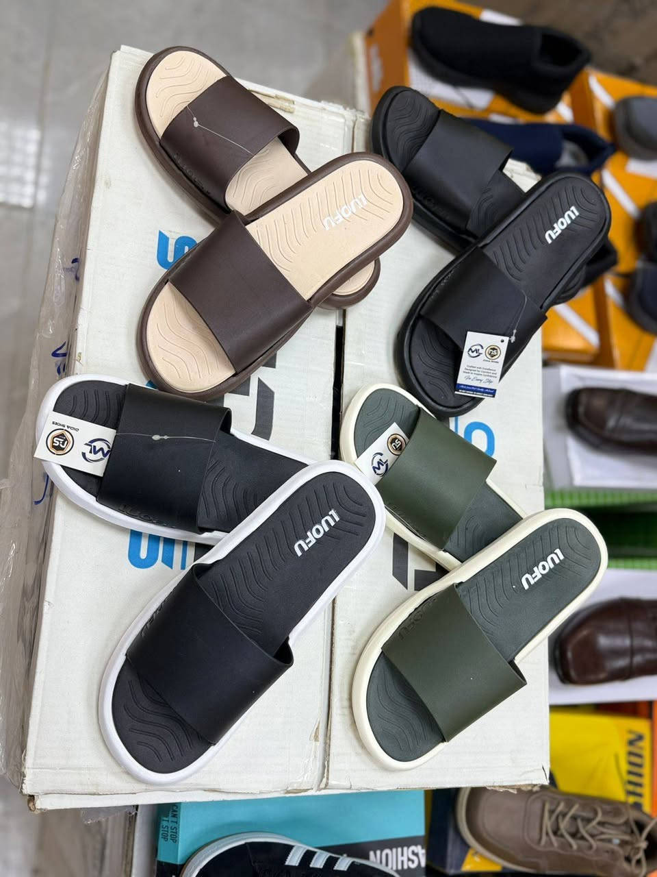 السلام عليكم 
سلبر رجالي طبي 
القياسات 40-45
توفر بجميع الالوان 
السعر 5 الف دينار 
توصيل داخل الفلوجه الفين دينار
الحجز والتواصل على الارقام التاليه 
*********** واتساب 
*********** اتصال ـ واتساب 
*********** اتصال ـ تلكرام
