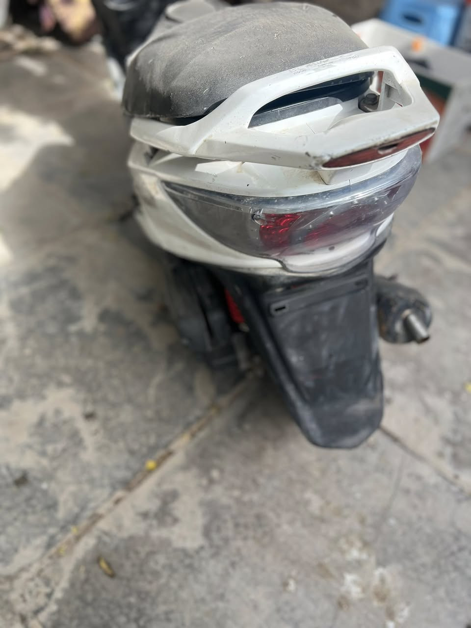 كامكوً جي فور للبيع الزنجيل مگطوم والهندر كذالك شغاله سلف بس لان الزنجيل مگطوم ماتدير ب٢٠٠ وبيها مجال ***********
