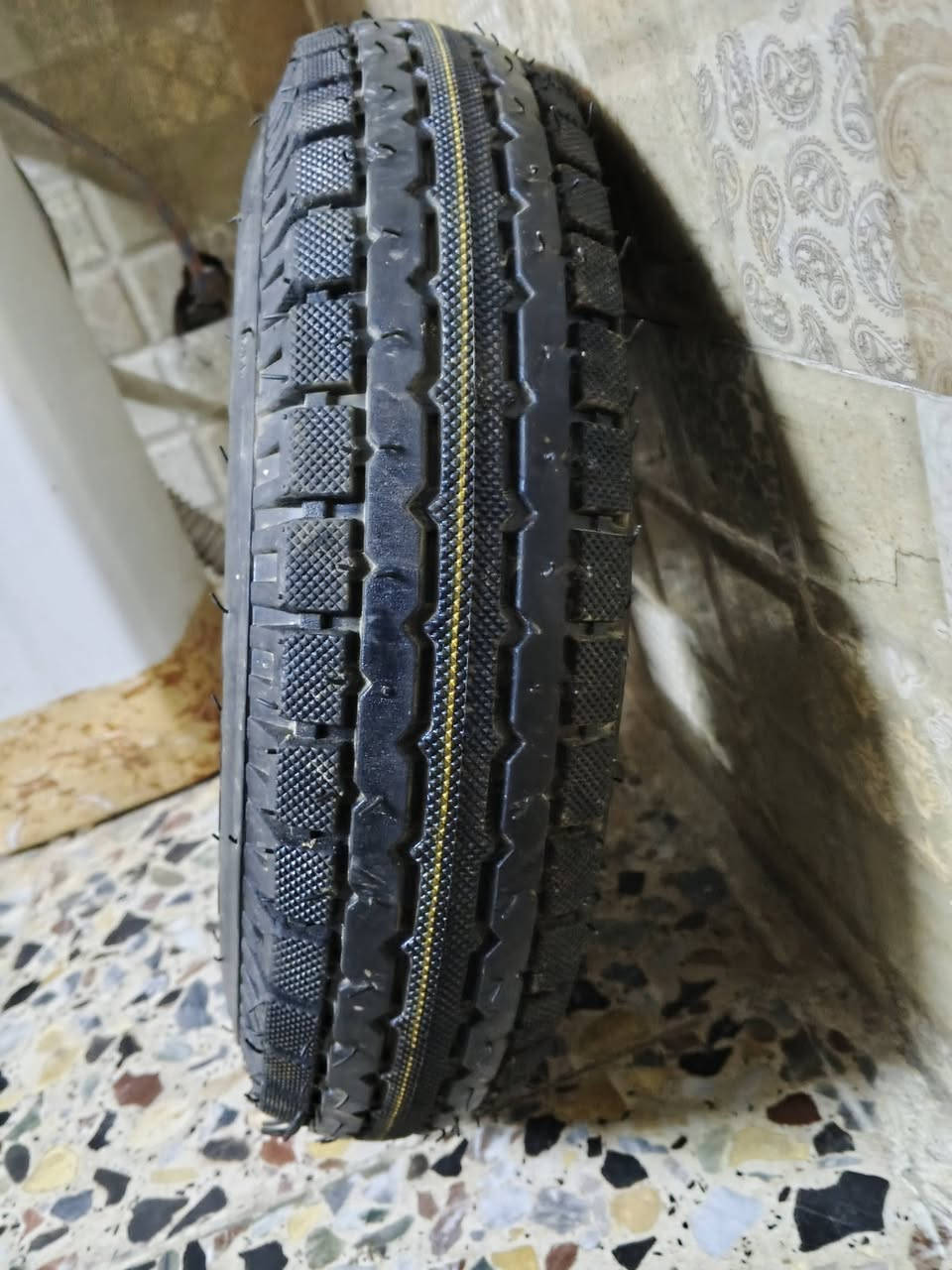 سبير  تكتك التاير جديد الويل مال 22وعشرين 
شراي يتصل ***********
