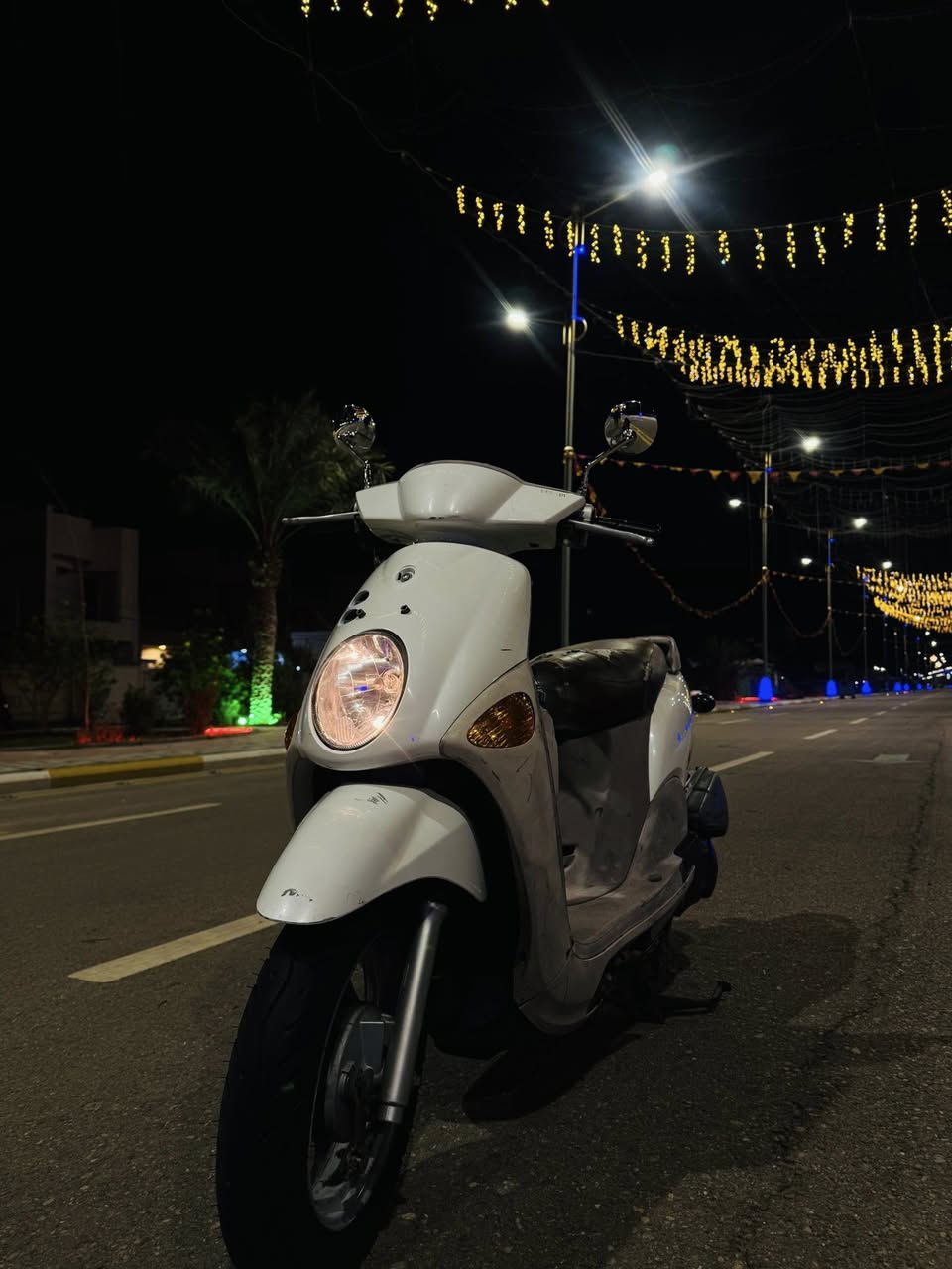 سلام عليكم فله للبيع  مكفول  ما صالي. هوايه من طلعتها من الرمبه ماشيه 6000 ماكن كوت  ***********
