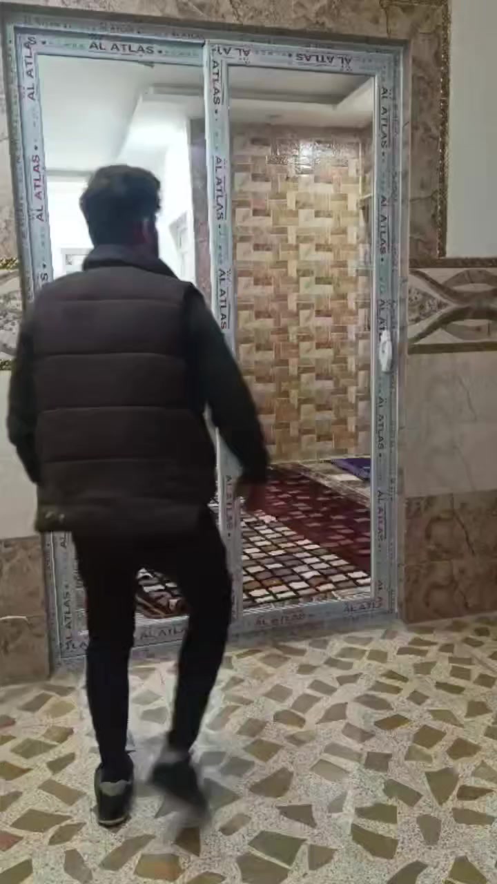 قطع سلايت المنيوم لون ابيض من انتاج رافع للألمنيوم والبلاستك موصل حي الوحدة قرب بنزيخانة الشرقيه ***********
