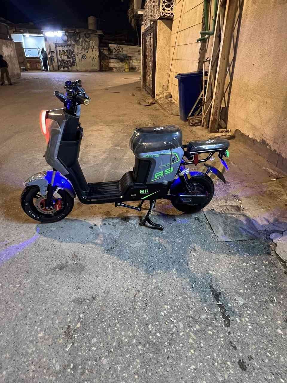R9
مديل 2025 للبيع 
5 بطاريات 
ونلي 32 
الدراجه كله ونلي 
الدراجه نضيفه استعمال قليل 
حاطله 
سبايدرات رياضي 
مدكر خلفي كاربون فايبر رياضي 
بريكات رياضي 
استان صفح رياضي 
رايده ب 500 وبيه مجال 
واتساب ***********
