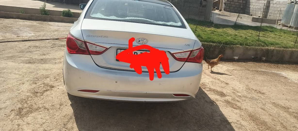 بياالله سوناته موديل 14 مابيها نقص برغي من كلشي محرك تبريد ثلج كشنات جلد داخل جديد بشرط سياره مال جناي تخم تيرات ويل كروم صدر خلفي امامي كلو جديد ماتسمع دك بيها ع ايد وحده السياره رقم شمالي انكليزي طبق الاصل شرط الحاسبه وين يعجبك روح مكانها كركوك  رقم صاحب السياره *********** اني مكلف بنشر اخواني السعر المطلوب 50 السياره غاز خط واحد بلادي
