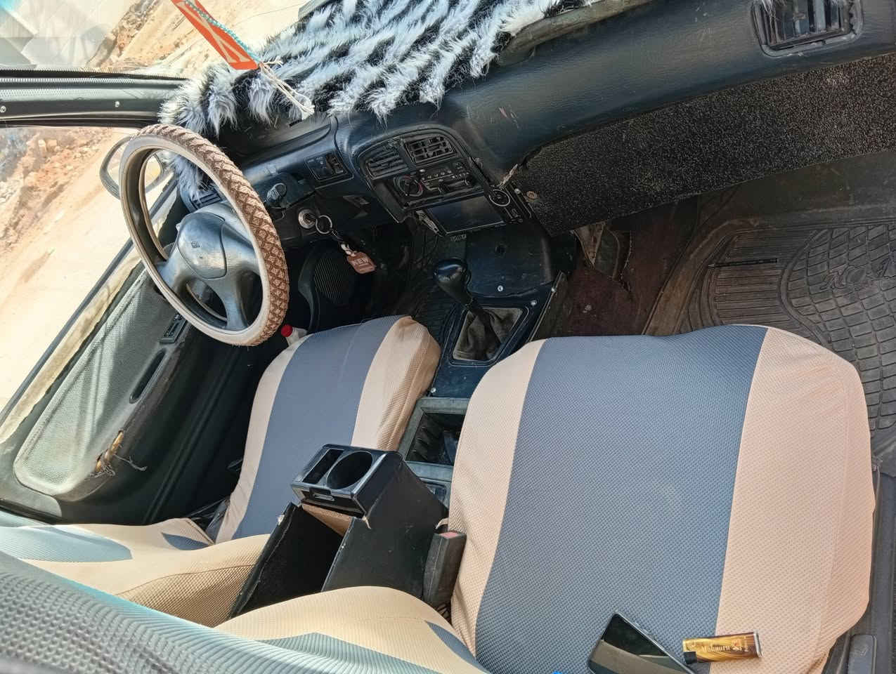 السلام عليكم...
كيا سبورتج موديل ٩٤
 محوره محرك وكير اتوماتيك دايو
باتري جديد كازكيت اصلي جديد واتر بم جديد قوايش جديده قبل اسبوعين شديتهن 
فيت بم اصلي منظومة بانزين كامله جديده 
راديتر جديد جاينات جديده
دكسات جدد اصلي حدايديه كامله بوربرينات امامي وخلف
 كله جديد على أيدي 
تانكي بانزين قبل اسبوع بدلته 
دوشمه جديده و ارضيات 
سياره مال جناي صاحب عمل أو مهنه 
رقم دولي انبار مداور بكل المحافظات 
سنويه لشهر ١٢ 
صاحب السياره من بغداد مدينة الصدر 
مكان السياره الديوانيه السعر ٣٣ ورقه 
بيها مجال حك الجيه فقط
 غير متواجد على الفيس للانشغال
***********
