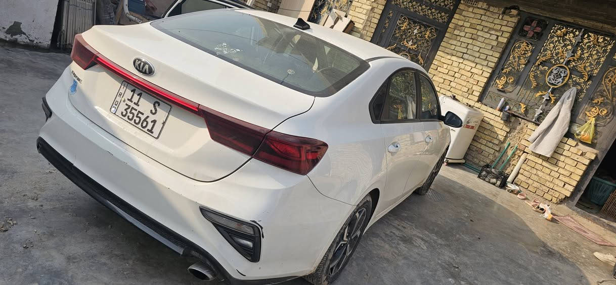 فورتي 21 امريكي محرك 2000 بدون ايرباك بس البنيد مصبوغ والضرر مبين بالصور كير cvt مبدل at ماشة 108 رقم بغداد تحويل مباشر  السعر 140 
***********
