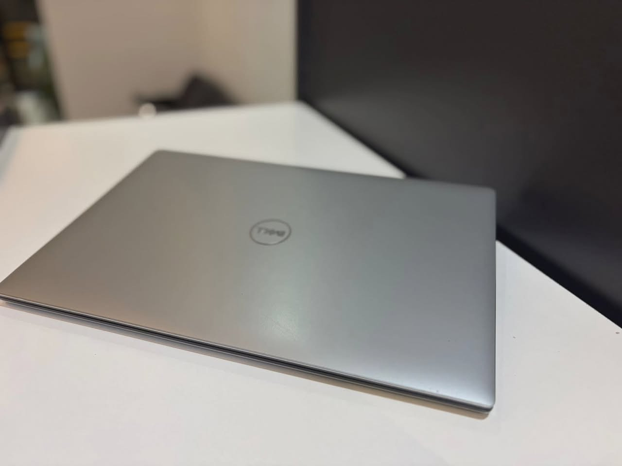 لابتوب Dell Precision رصاصي للبيع
إذا تدور جهاز يشغل الشغل الثقيل + ألعاب بدون مشاكل

📌 المواصفات:

* معالج i7 جيل تاسع 💪
* RAM 16GB
* كرت شاشة NVIDIA Quadro T1000 + Intel HD
* شاشة Full HD 1080p واضحة ونقية ✨
* DirectX 12
* بصمة اصبع 

💻 الأداء:

    المونتاج (Premiere) شغال بسلاسة
* ألعاب تختيم مثل: Resident Evil /
*  God of War/
* GTA5 🎮
   

📊 الحالة:

* نظافة خارجية 95% 🔥
* استخدام نظيف جداً
* فحص كامل ✔️ (بدون مشاكل)

حاسبتي الشخصية اشتغلت عليهة اكثر من ٩ اشهر ، مونتاج وتصاميم واللعاب ، سبب البيع اريد اسوي تجميعة 
عنواني ديالى- بعقوبة 
الي يريد يستفسر يراسلني واتساب 
***********
