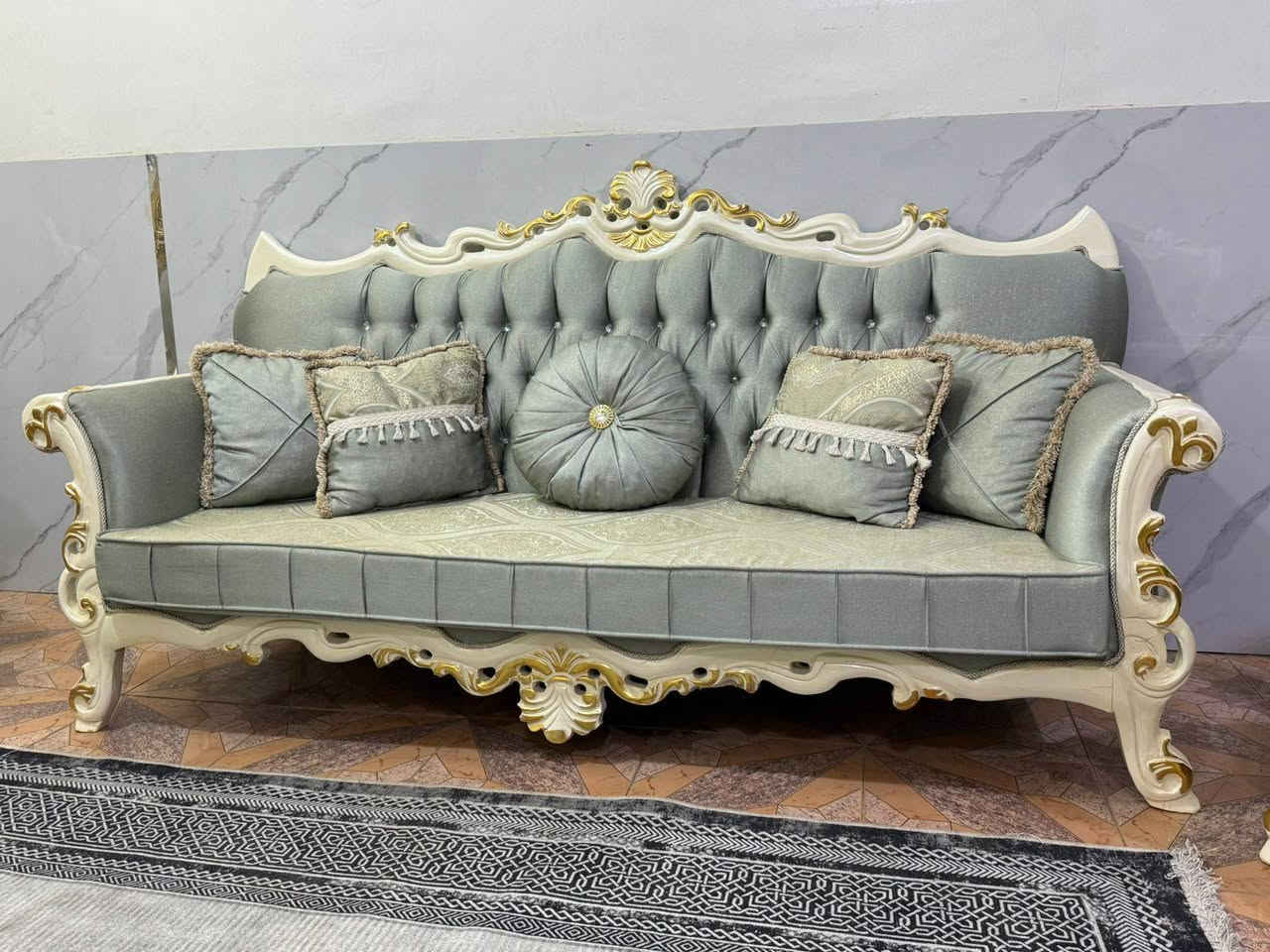 تخم زان تري ١٠ مقعد نضيف جدا اخو الجديد استخدام جدا قليل ولا غلطه اتصل***********
