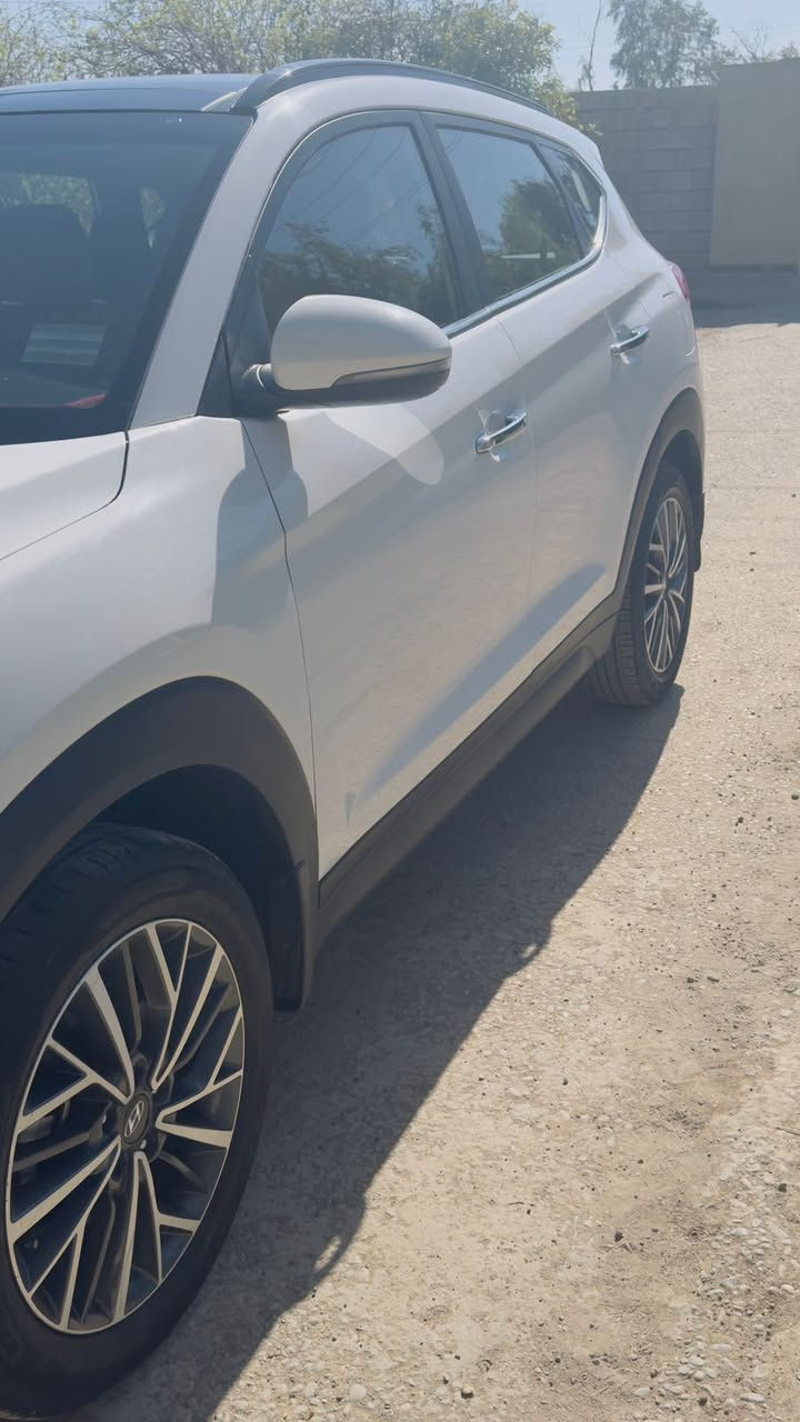 سلام عليكم
توسان موديل 2020 خليجي 
شركه الكاصد 
خمس عدسات 
حساسات 
مري شفط
محرك 2000  مكفول لا مفتوح ولا شي 
سايد بريك رجل 
سياره ماشيه ٦٨
كشنات جلد كرسي كهربائي 2
رقم بغداد نكليزي 
دوشمه كامله 
سياره جاهزه من كلشي 
سياره مكفوله 
السعر ٢٢٥وبيه مجال
مكانه بغداد
***********
