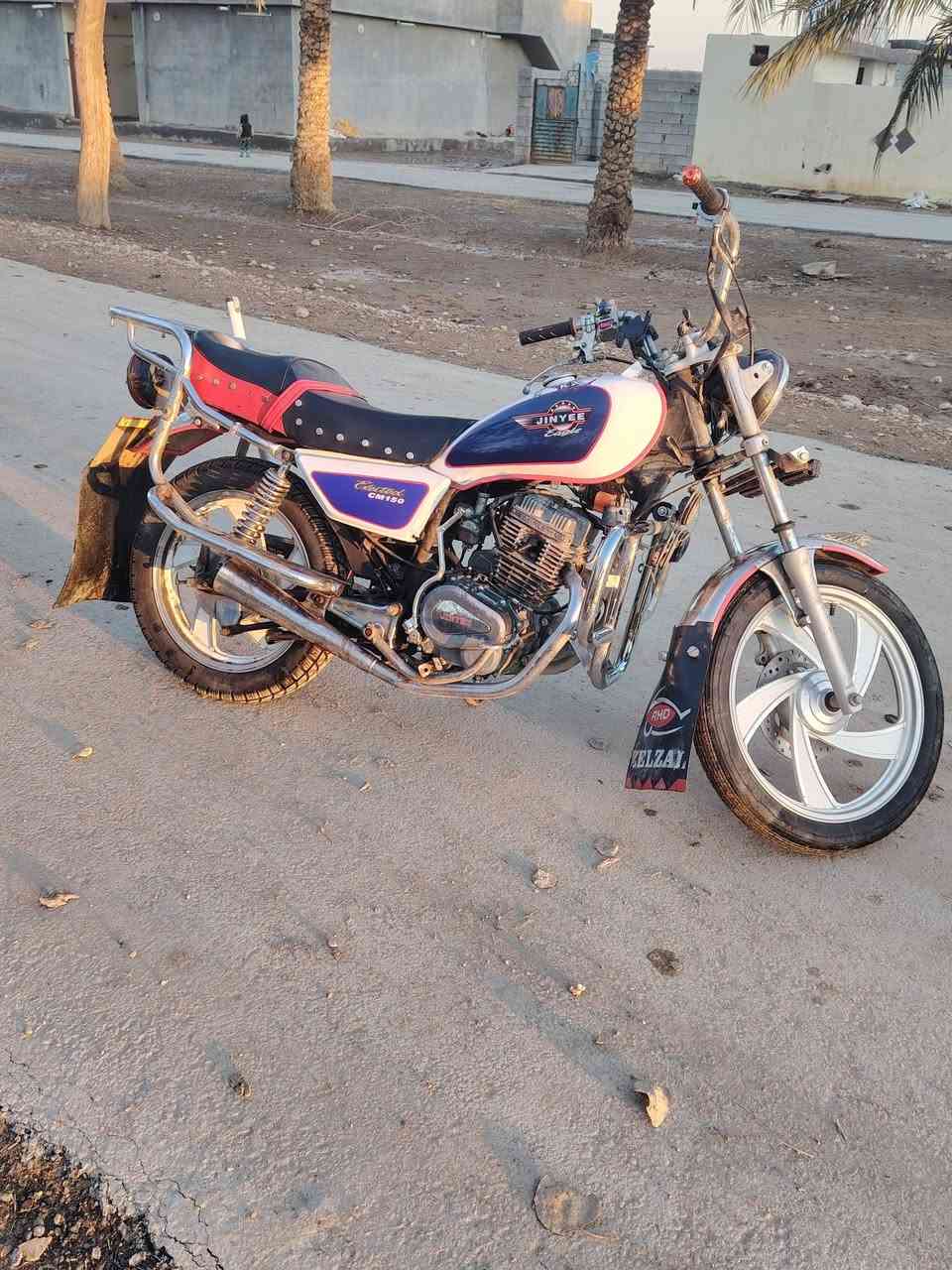 السلام عليكم دراجة جني للبيع دراجة خير من الله كهربائيات شغاله مكان خان بني سعد اوراق موجودة ***********
