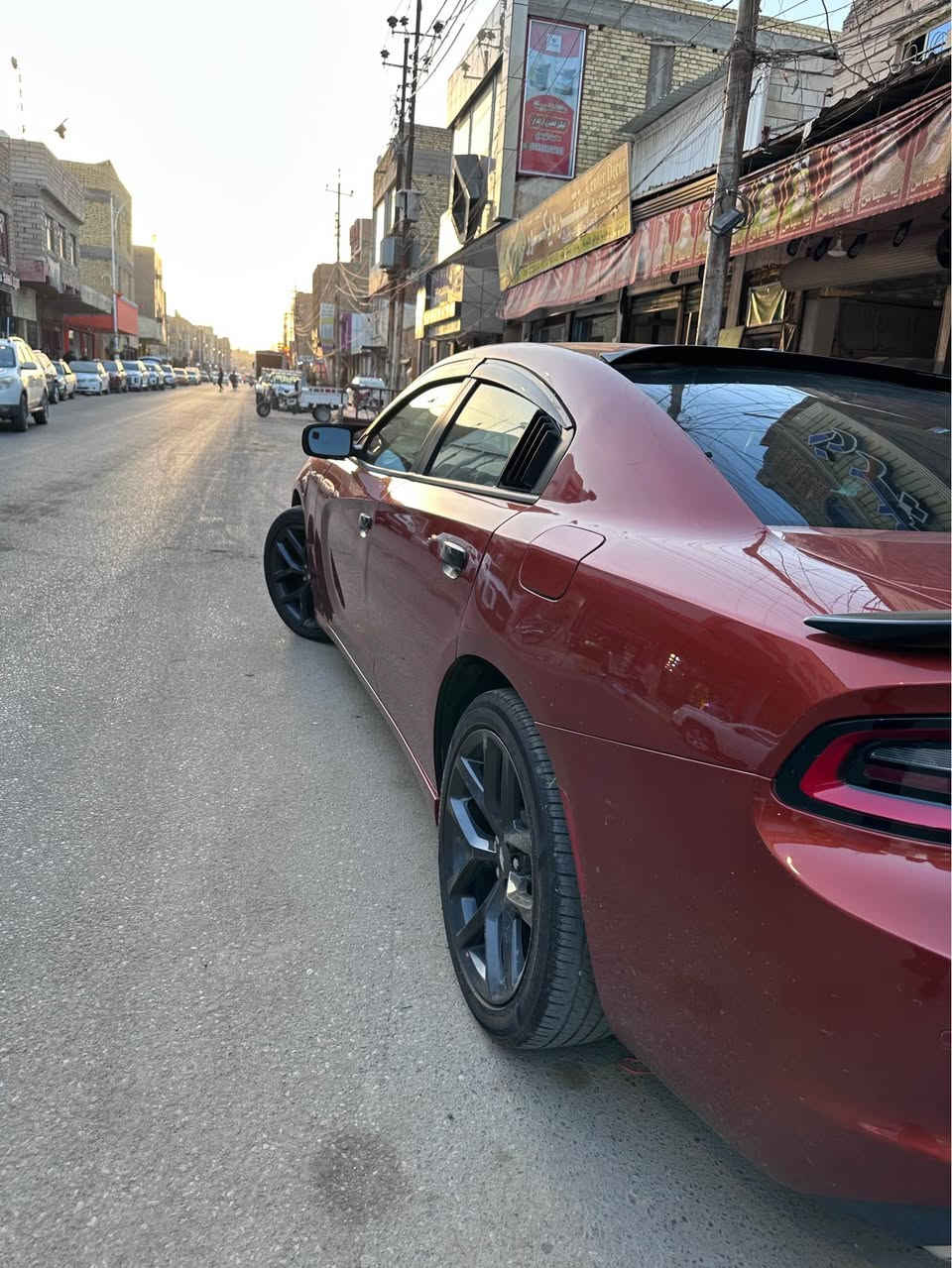جارجر 2021 اصل 
مبدل الباب خلف السايق نفس اللون 
وجاملغ مصبوغ 
محرك وكير مكفول 
تبريد ثلج 
ماشيه 85 
مواصفات sxt
سعر 225 وبيه مجال للشراي
المكان ناصرية مركز 
*********** Singapore
