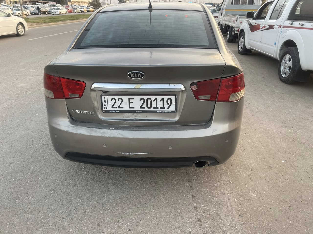 السلام عليكم 
سيراتو ٢٠١١ 
فول مواصفات  بصمه شاشه فتحه سقف اشاير مري تبريد بيانو يدات نيكل ويل كب تحكم ستيرن 
السياره بيه اربع قطع صبغ بدون دواخل 
جاهزه على اخر حبايه من صدر من مكينه جديده 
وكير كله جديد 
مكينه جديده مال حاويه 
سياره جديده كلش بمعنى الكلمه تحويل جديد 
مكاني واسط الصويرة الحفرية 
***********
